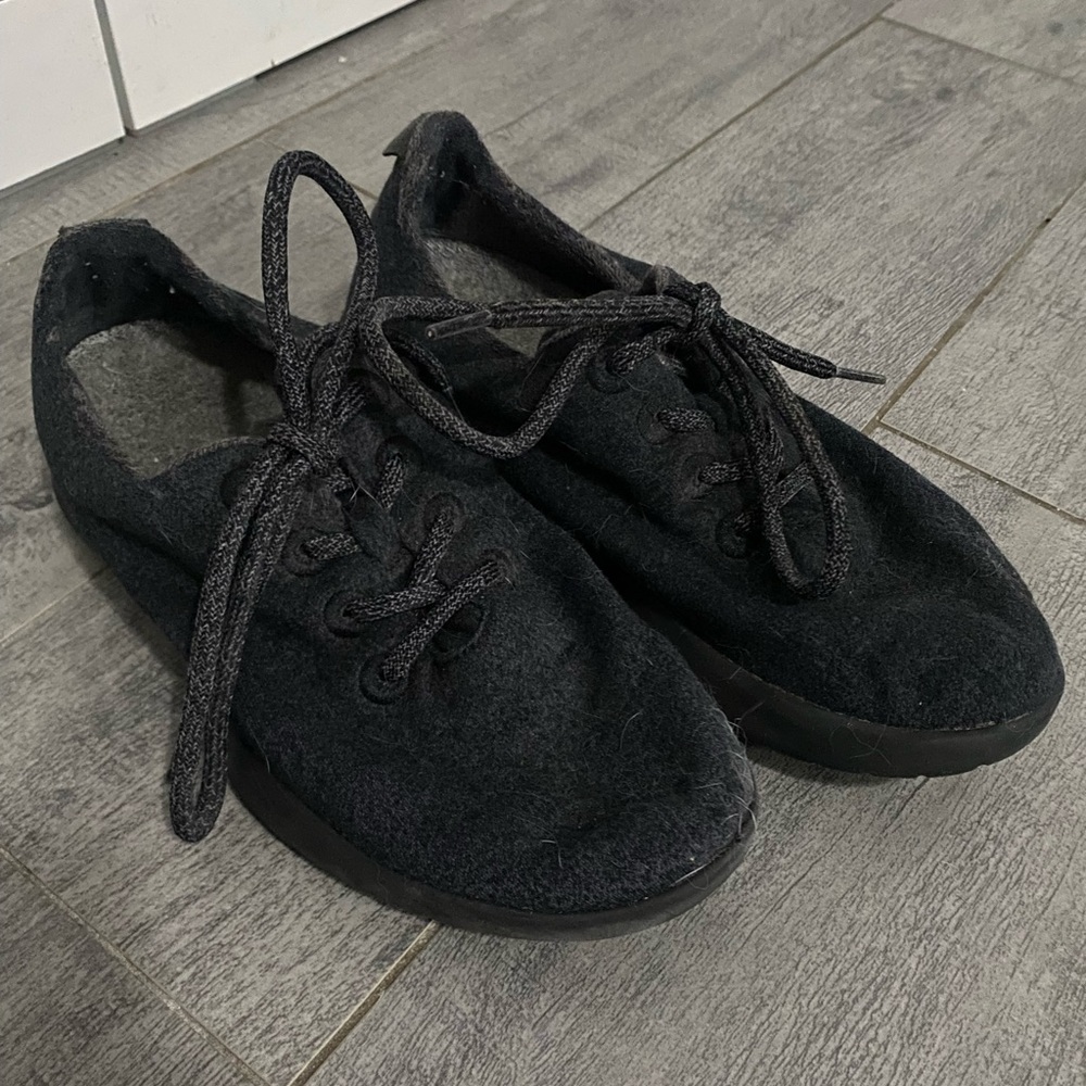 Womens allbird wool runners. Size 7